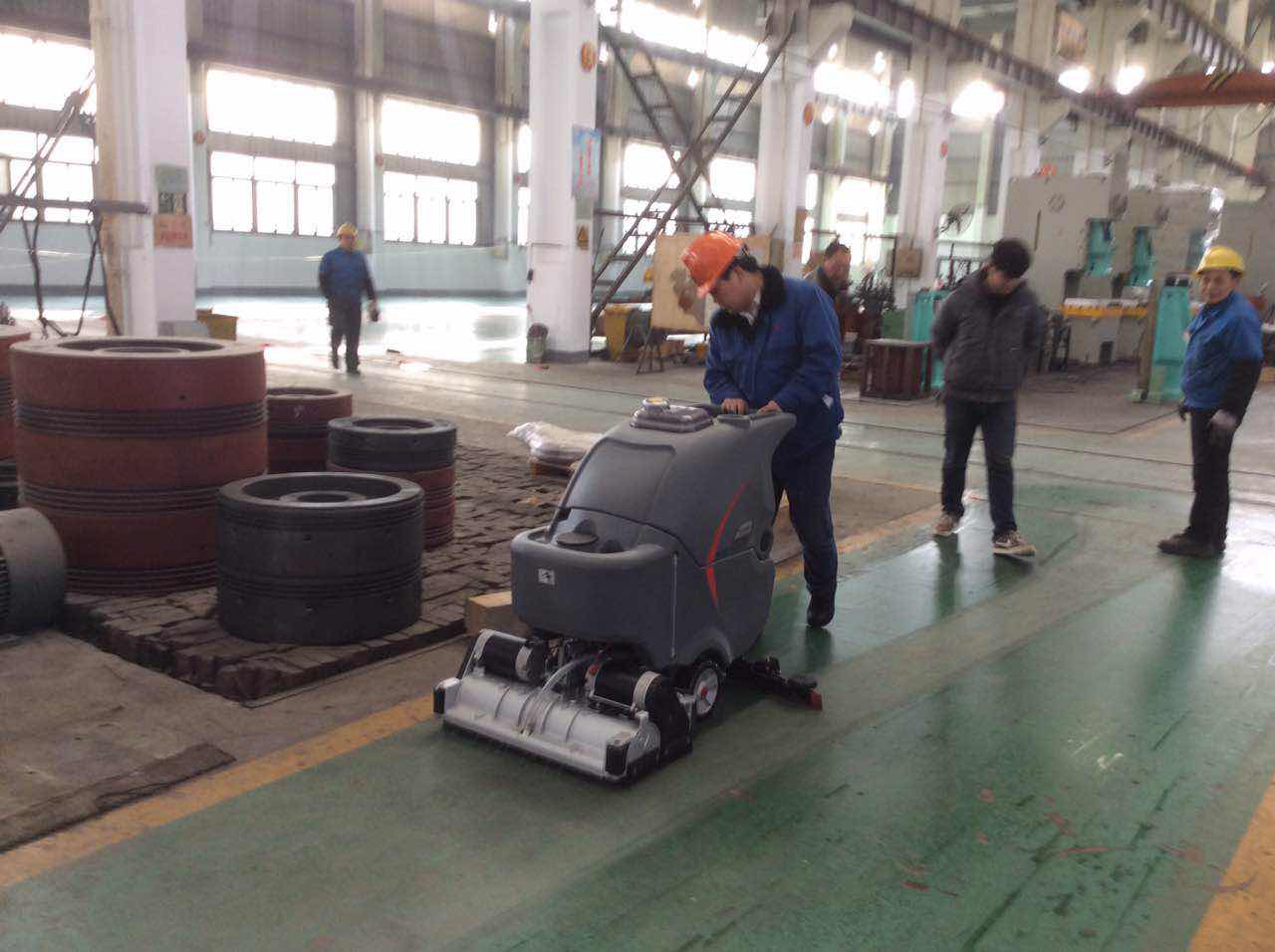 工廠地面油污多怎么清潔？
